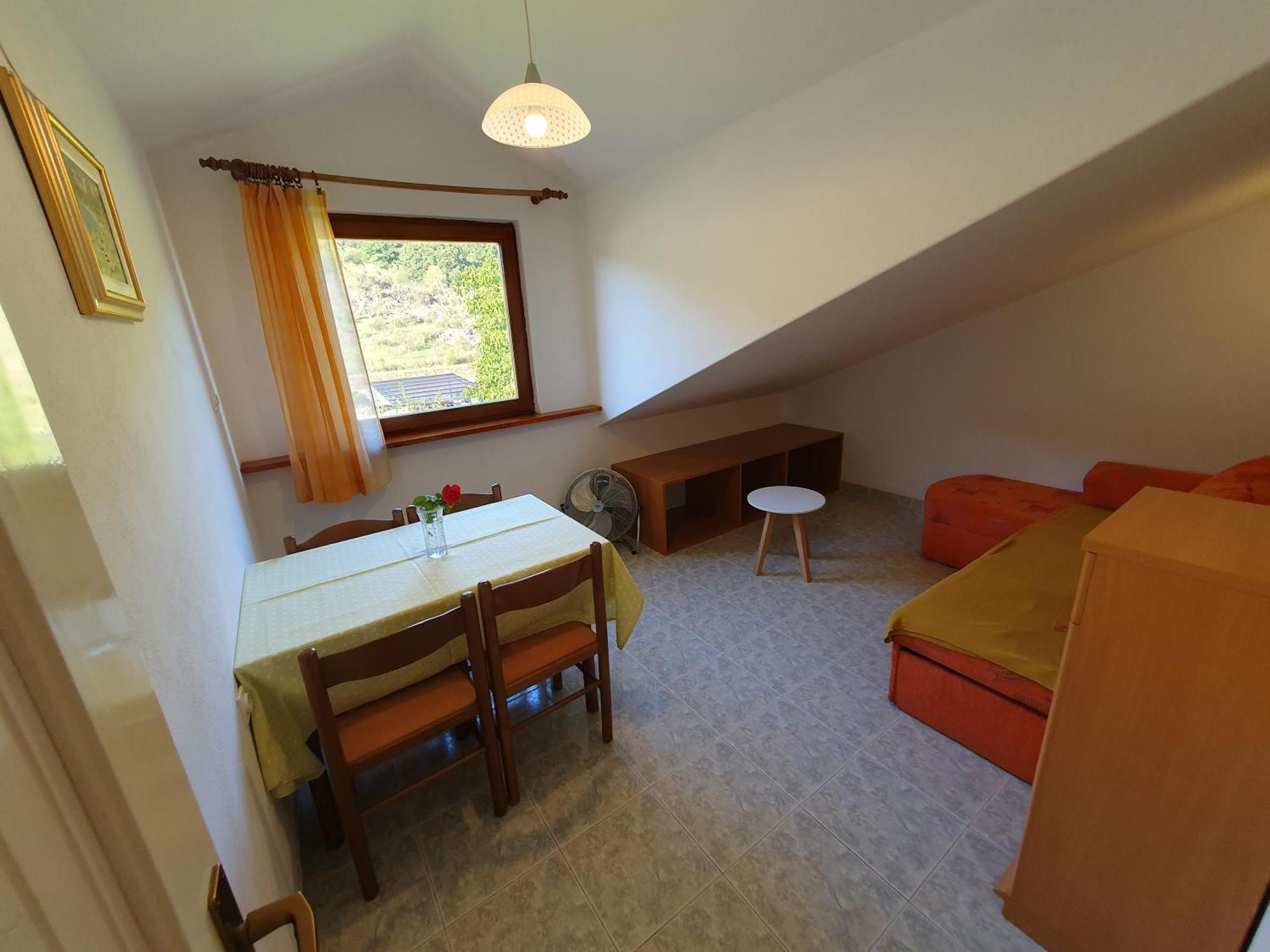 Mirjana F Apartaments Baska  Bilik gambar