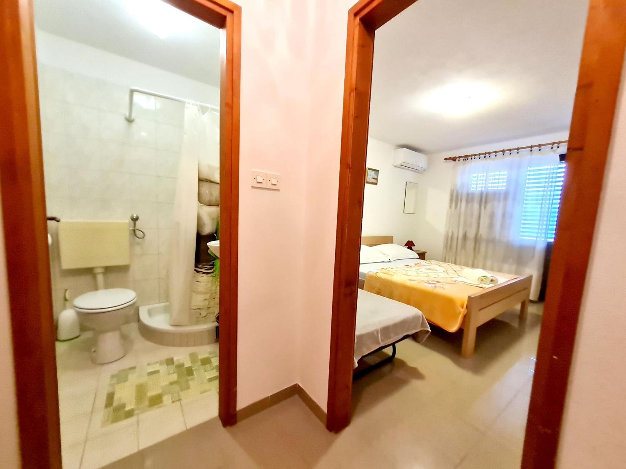 Mirjana F Apartaments Baska  Bilik gambar